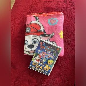 Paw Patrol Fleece Blanket With DVD (Pups Save The Show)